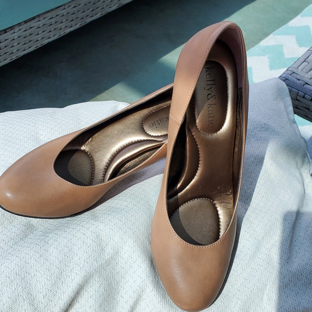 Beige, Ally & Katie 3 1/2 inch heels size 6 1/2.